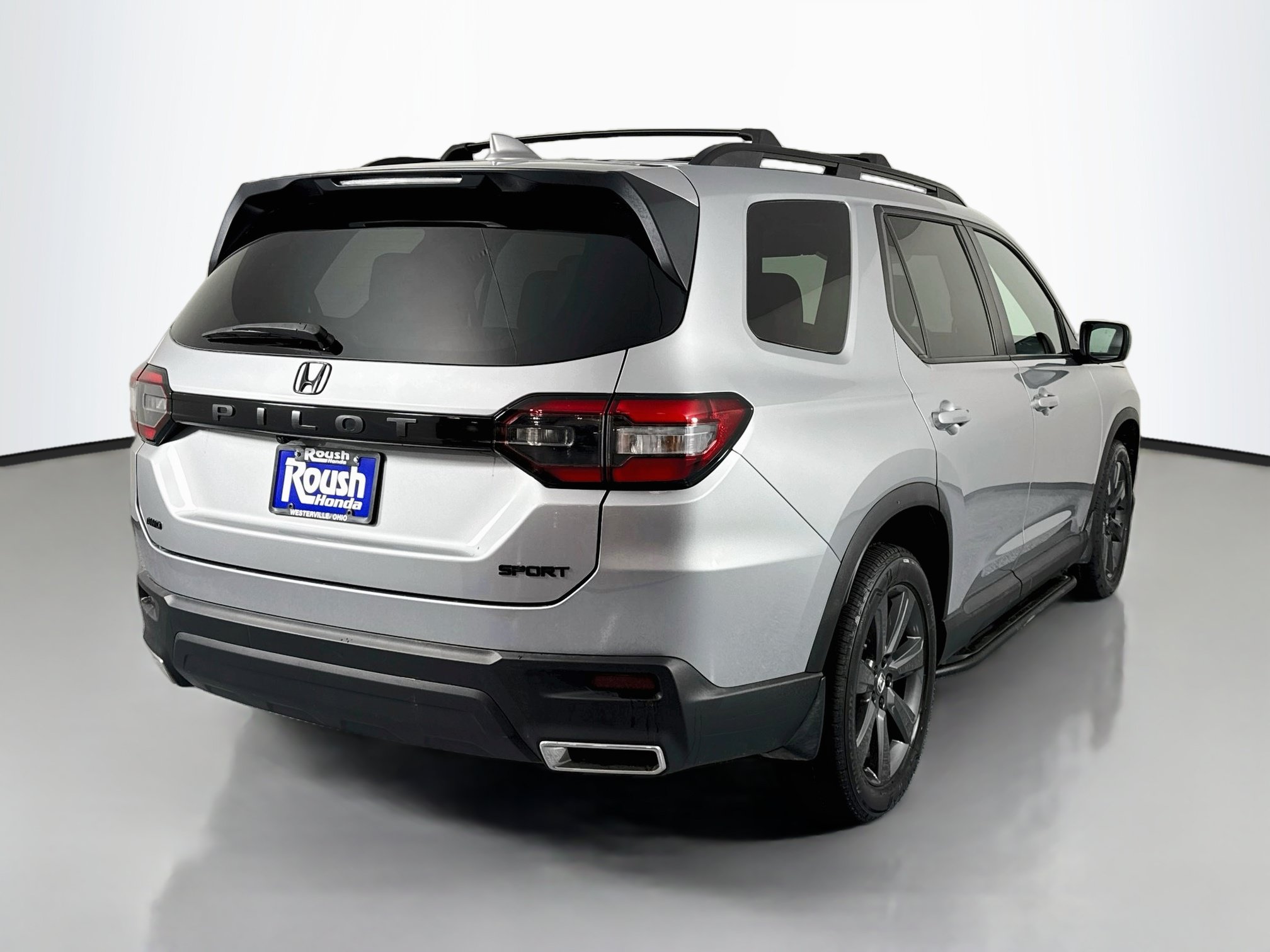 Certified 2025 Honda Pilot Sport image 5
