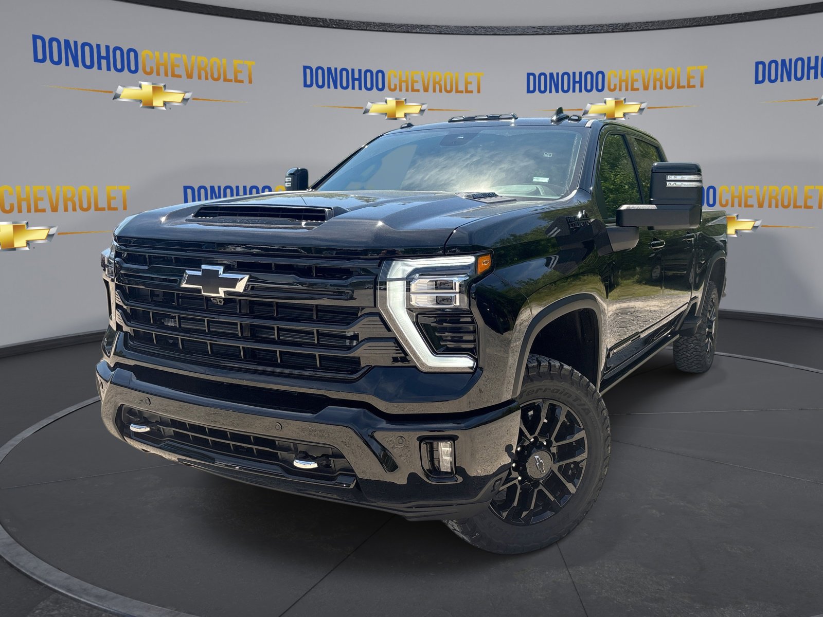New 2026 Chevrolet Silverado 2500 High Country w/ Midnight Edition AWD/4WD image 4