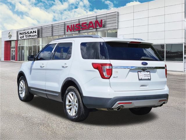 Used 2017 Ford Explorer XLT image 6