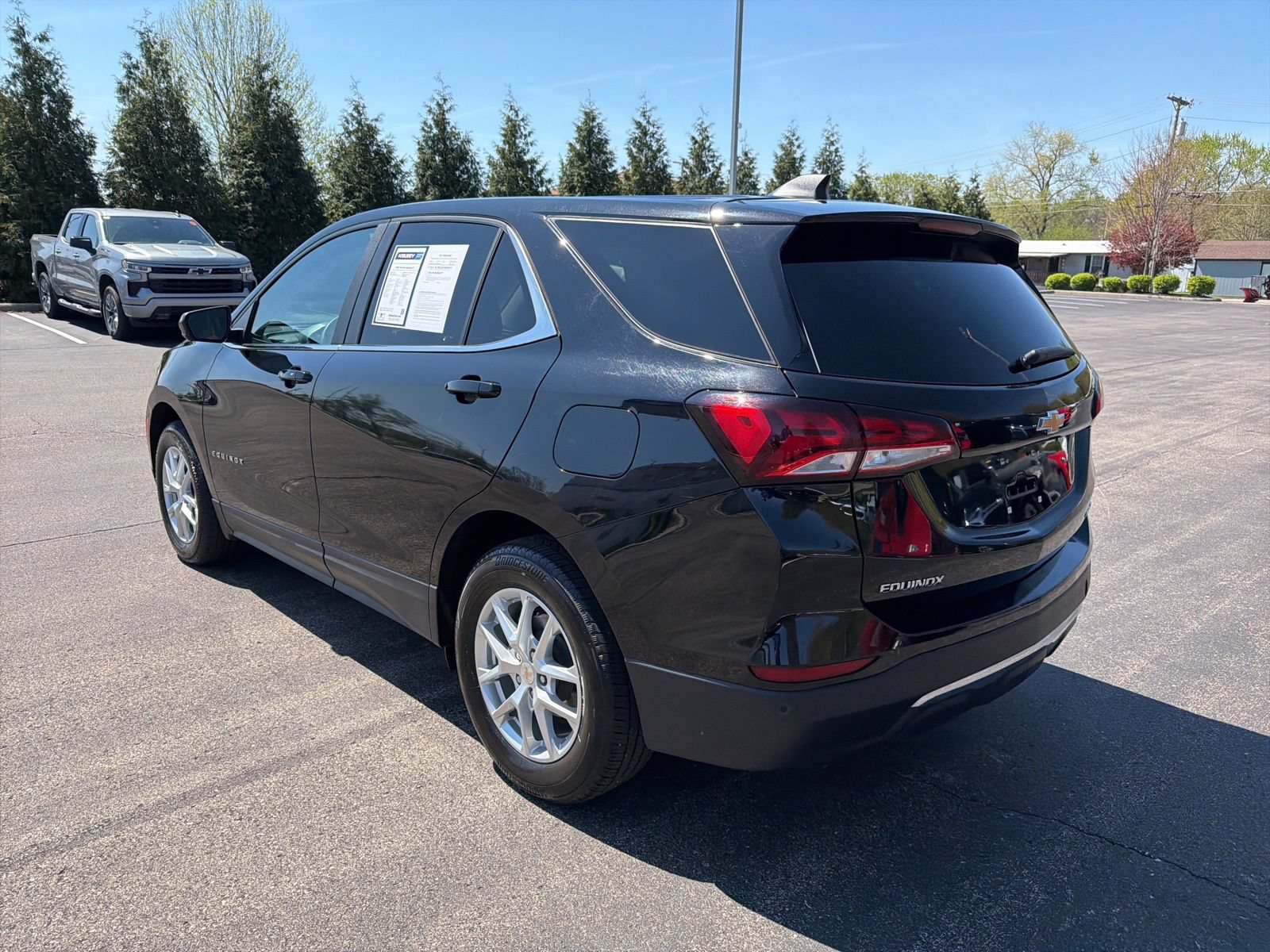 Used 2024 Chevrolet Equinox LT AWD/4WD image 3