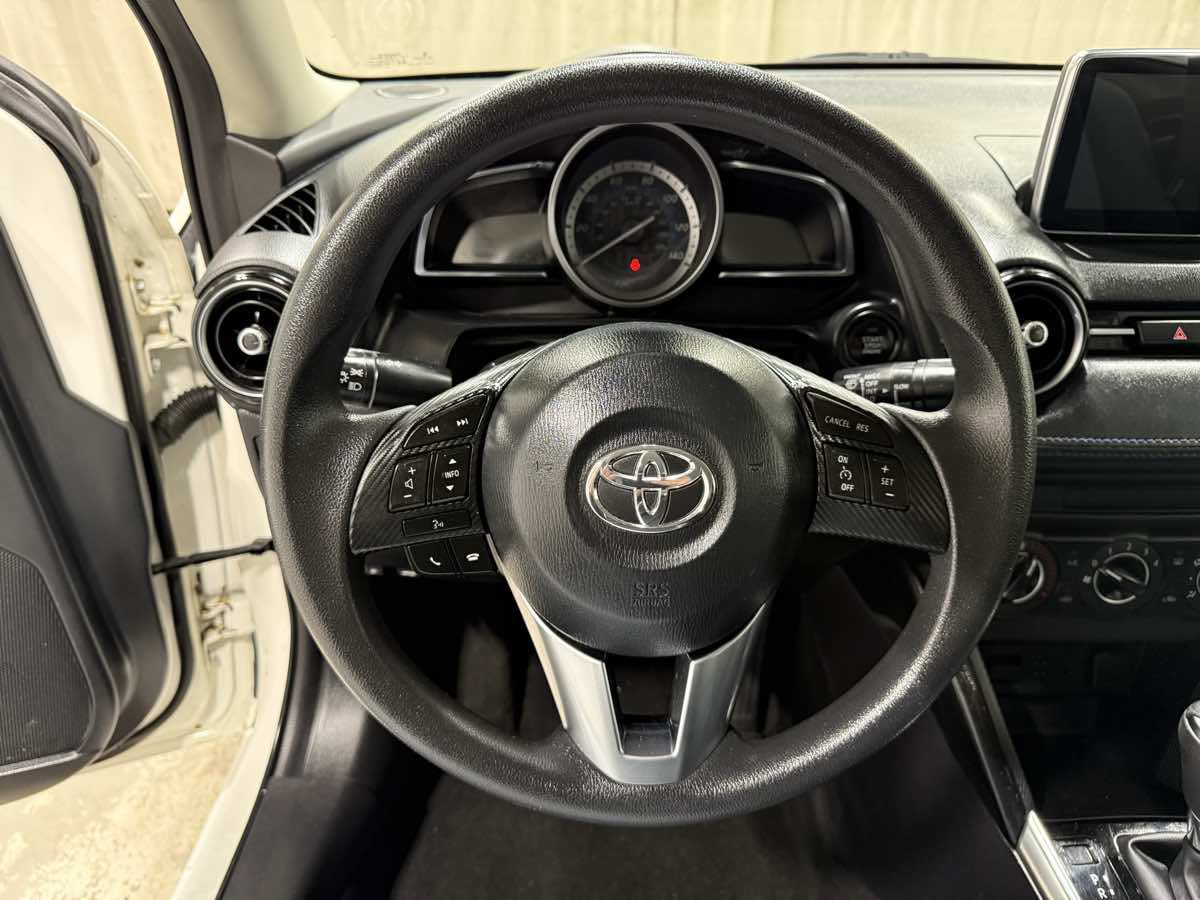 Used 2017 Toyota Yaris iA image 11