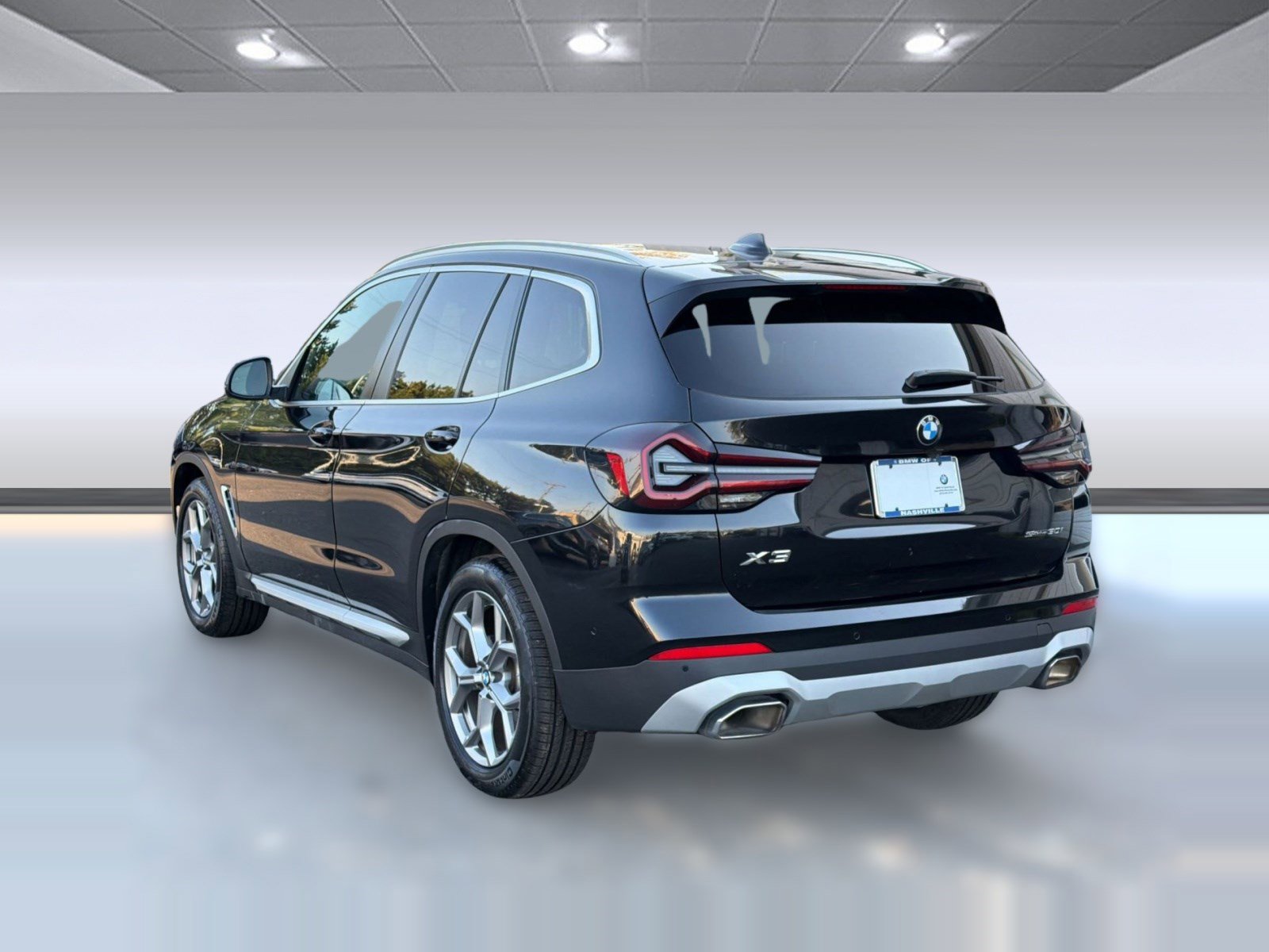 Used 2024 BMW X3 sDrive30i w/ Premium Package image 3