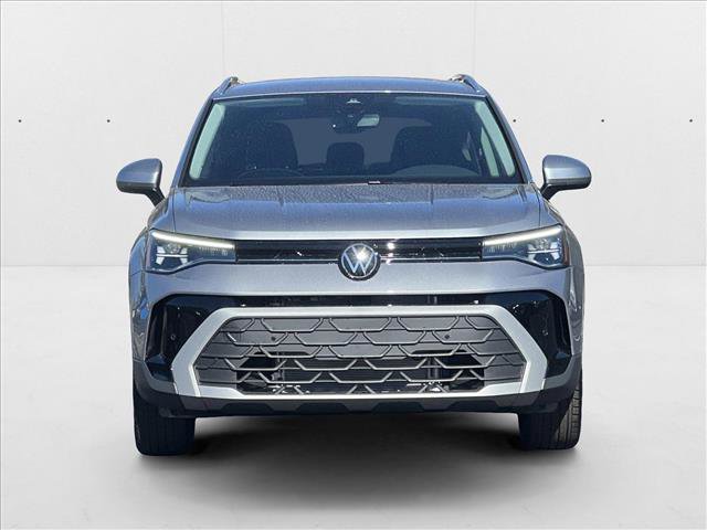 New 2025 Volkswagen Taos SE image 2