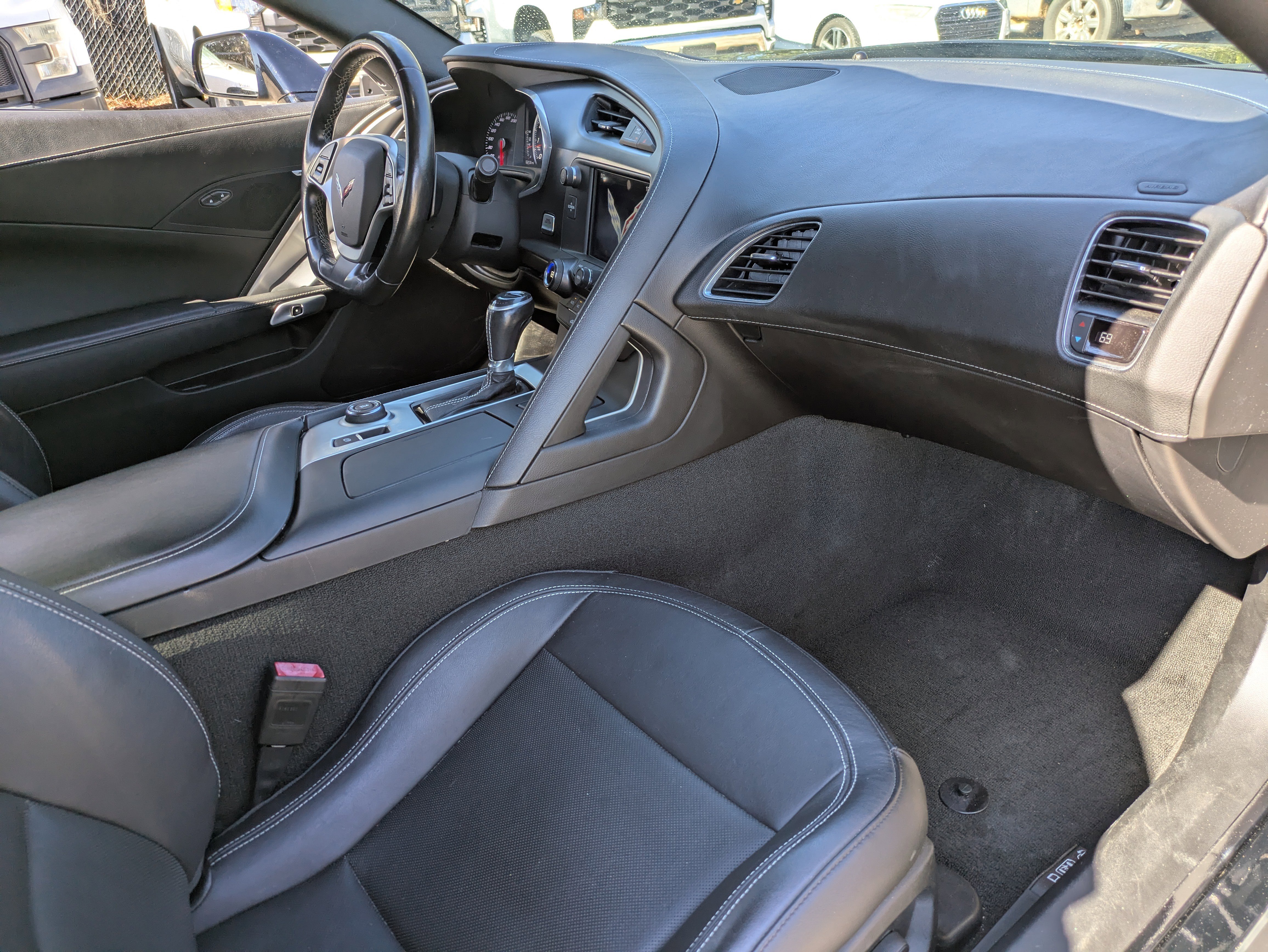 Used 2019 Chevrolet Corvette 1LT image 9