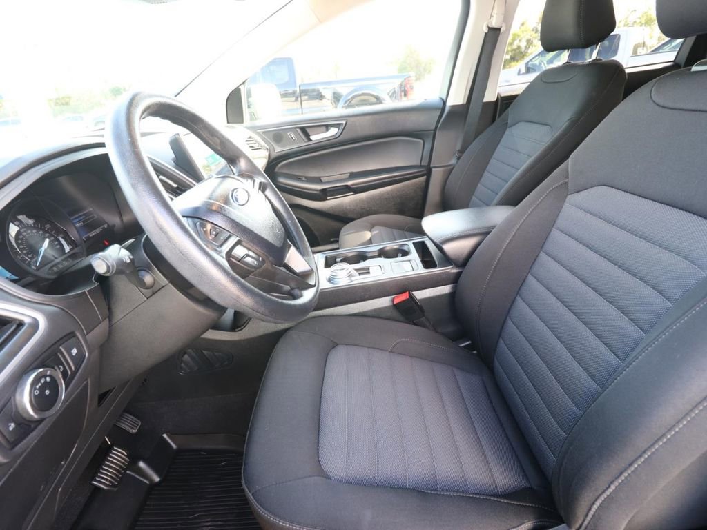 Certified 2024 Ford Edge SE w/ Black Appearance Package image 2