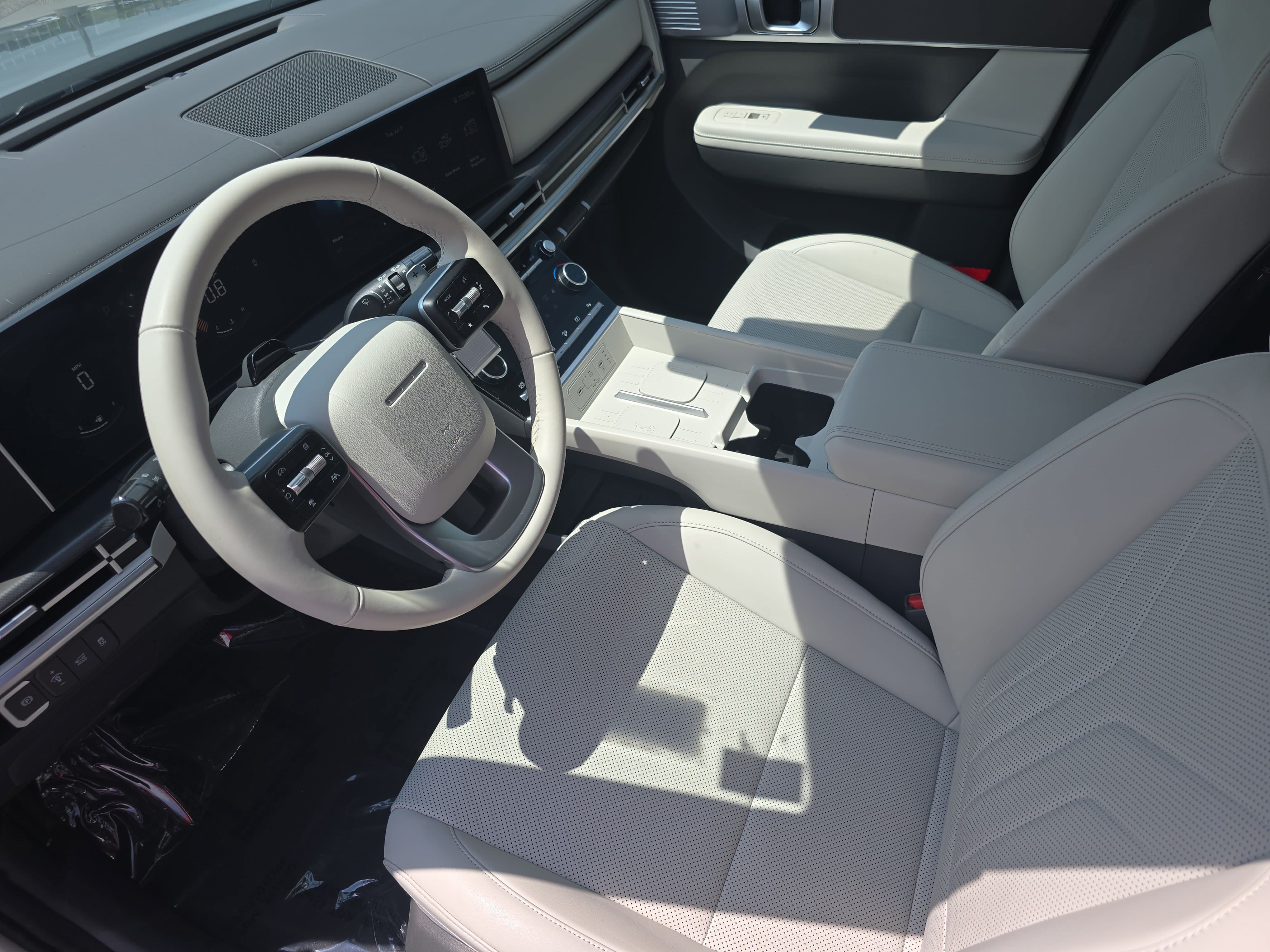 Used 2024 Hyundai Santa Fe SEL FWD image 16