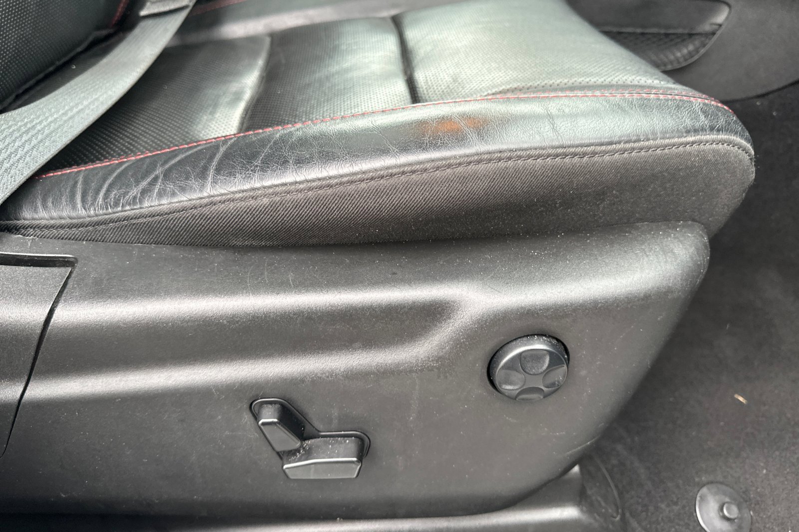 Used 2023 Dodge Durango GT image 23