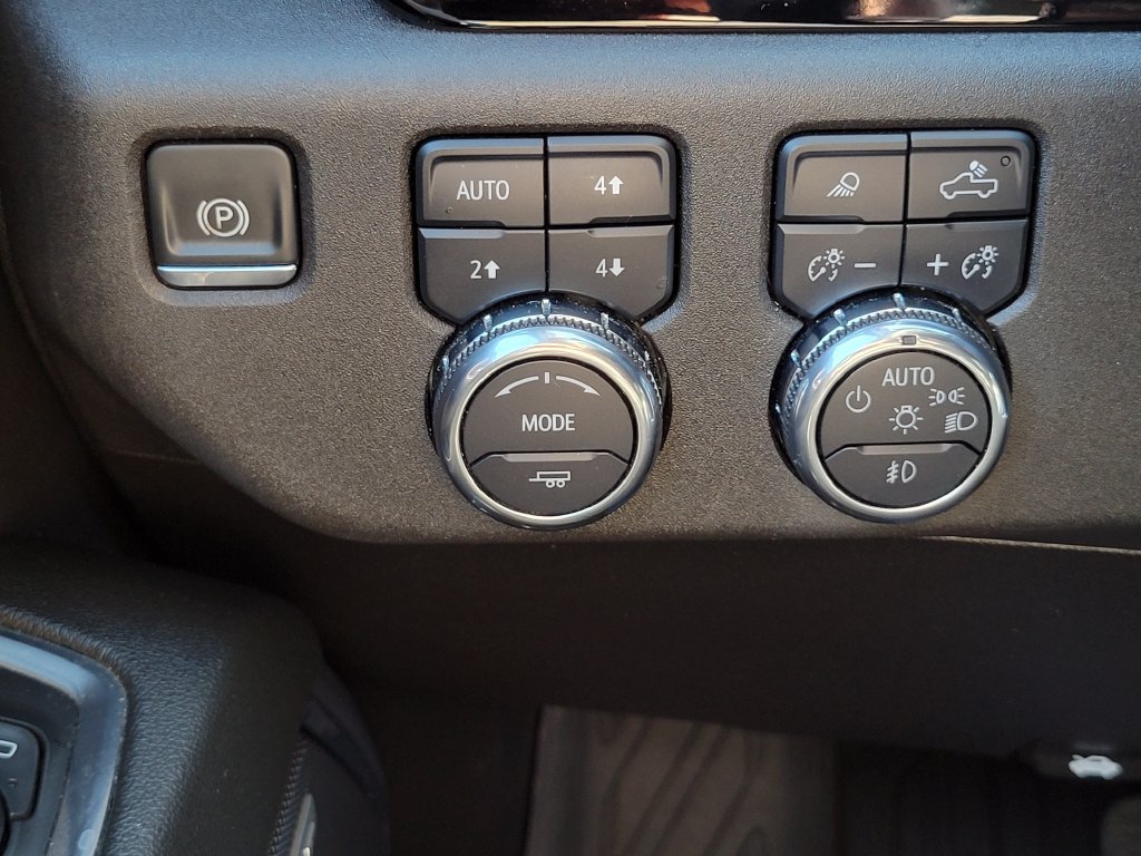 Used 2024 GMC Sierra 2500 SLT w/ SLT Premium Package AWD/4WD image 24