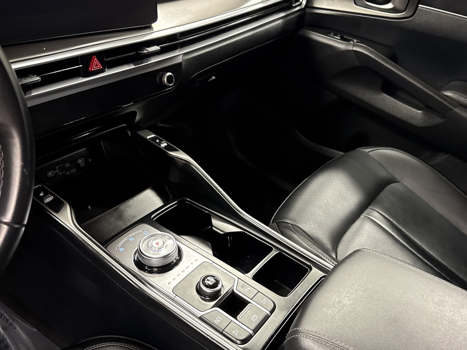 Used 2025 Kia Sorento EX w/ EX Panoramic Sunroof Package image 9