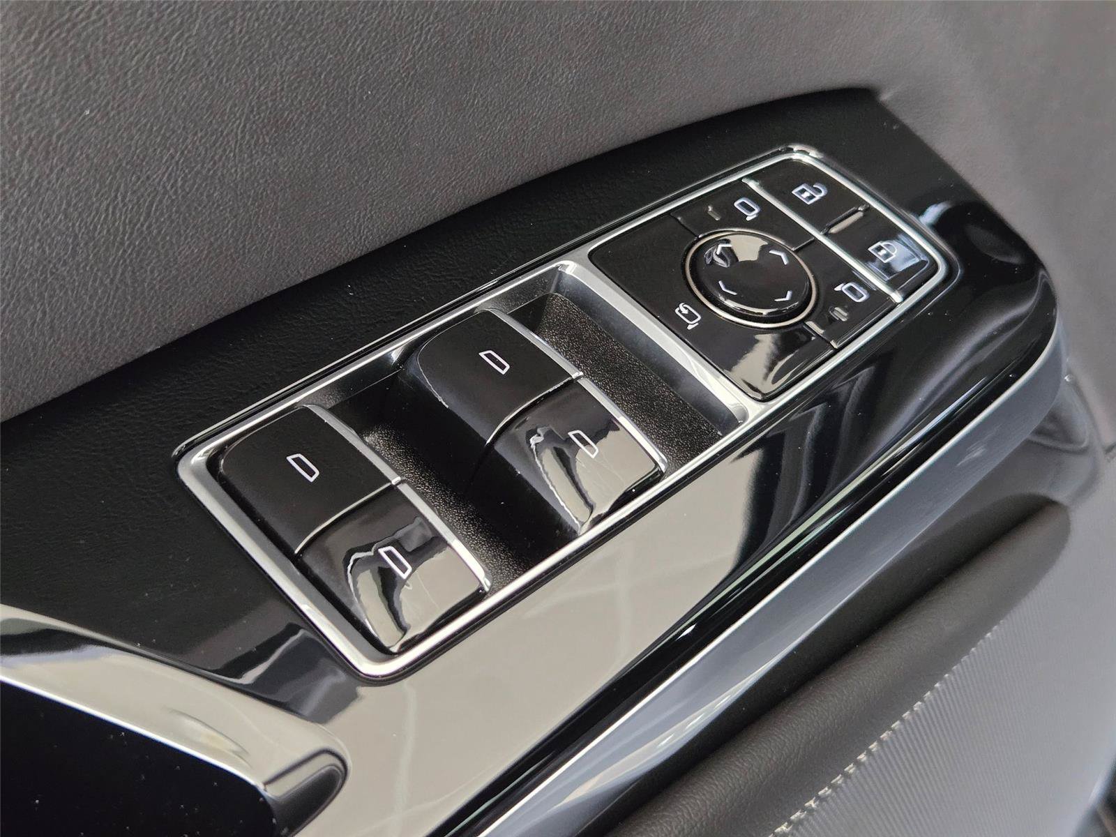 New 2026 Cadillac Escalade ESV Sport w/ Touring Package AWD/4WD image 27
