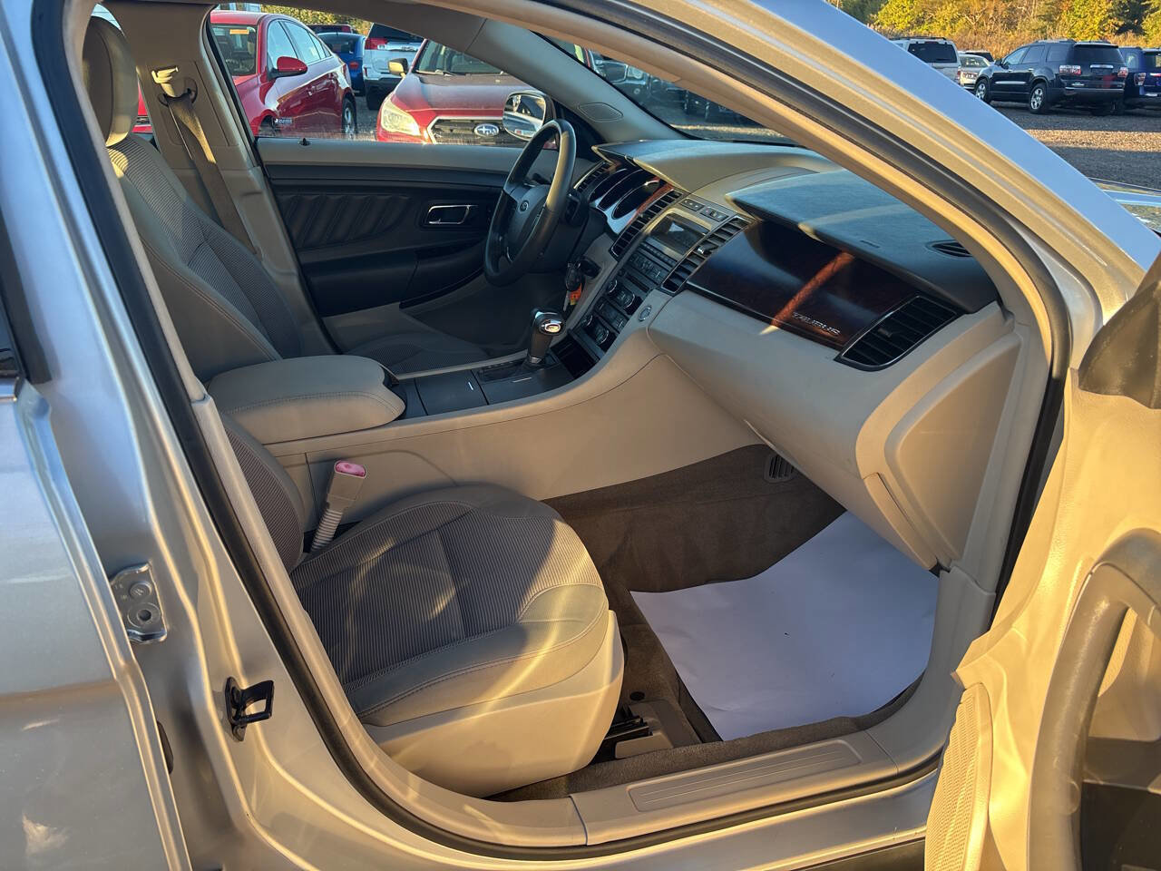 Used 2012 Ford Taurus SEL image 20