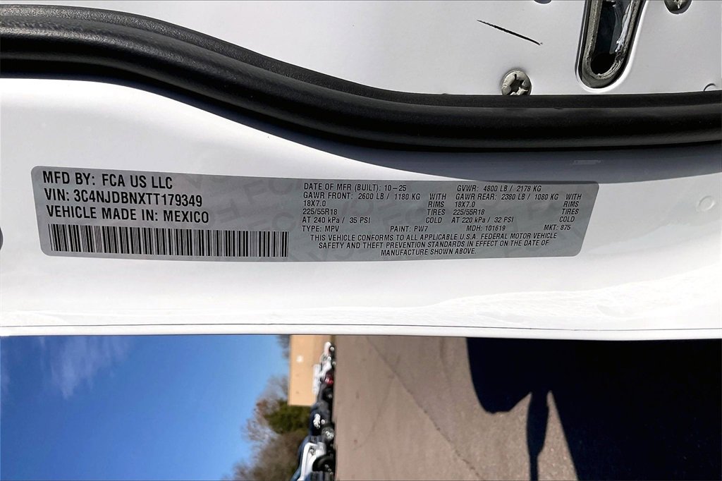 New 2026 Jeep Compass Latitude image 13