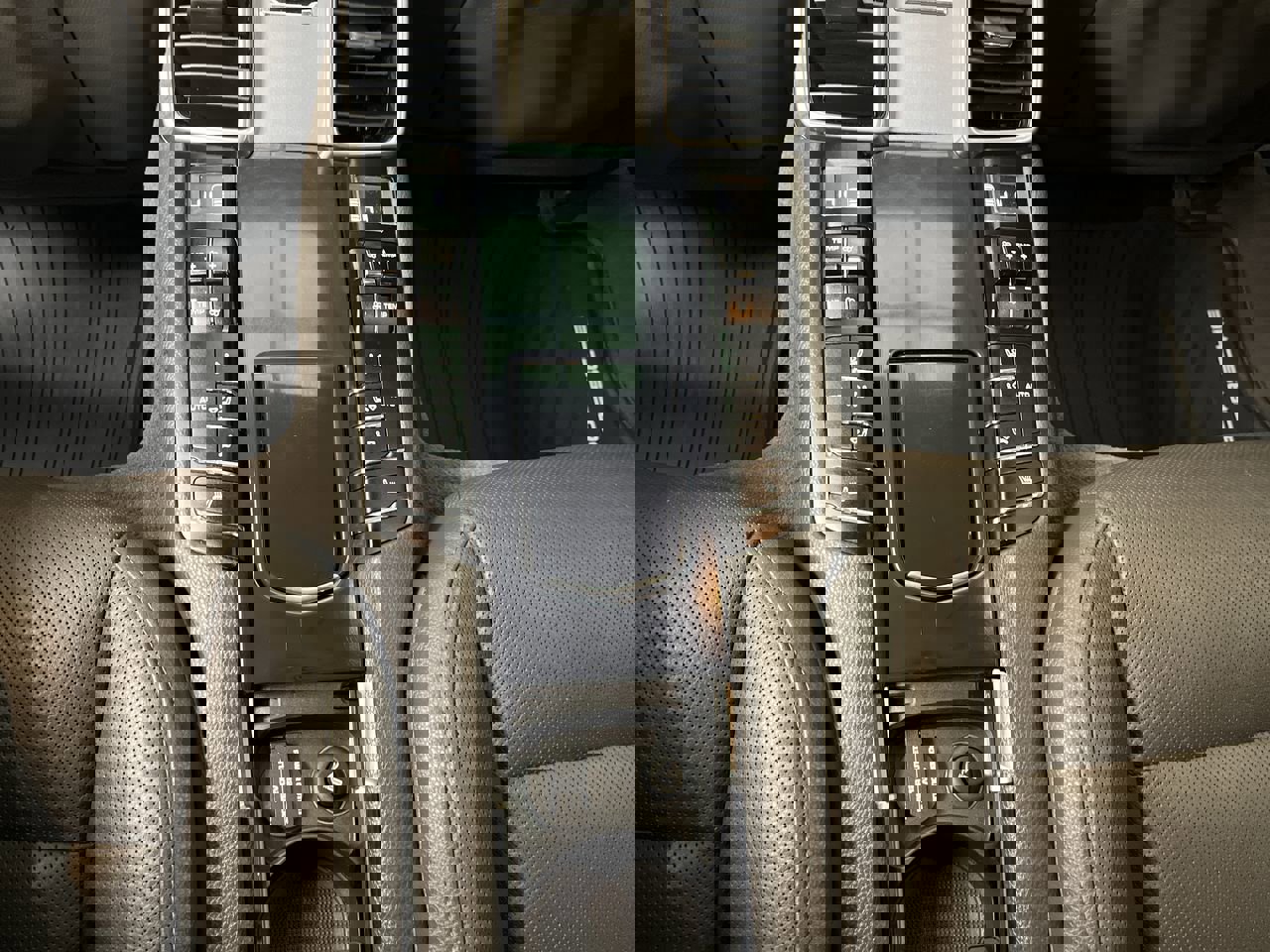 Used 2016 Porsche Panamera 4 Edition image 13