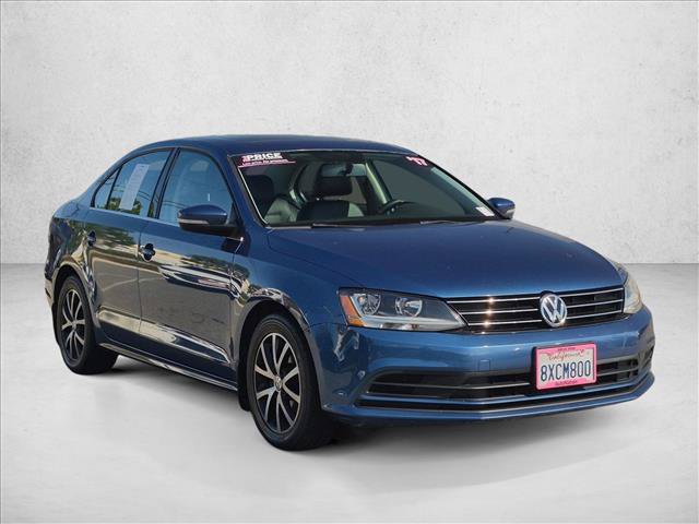 Used 2017 Volkswagen Jetta SE FWD image 3