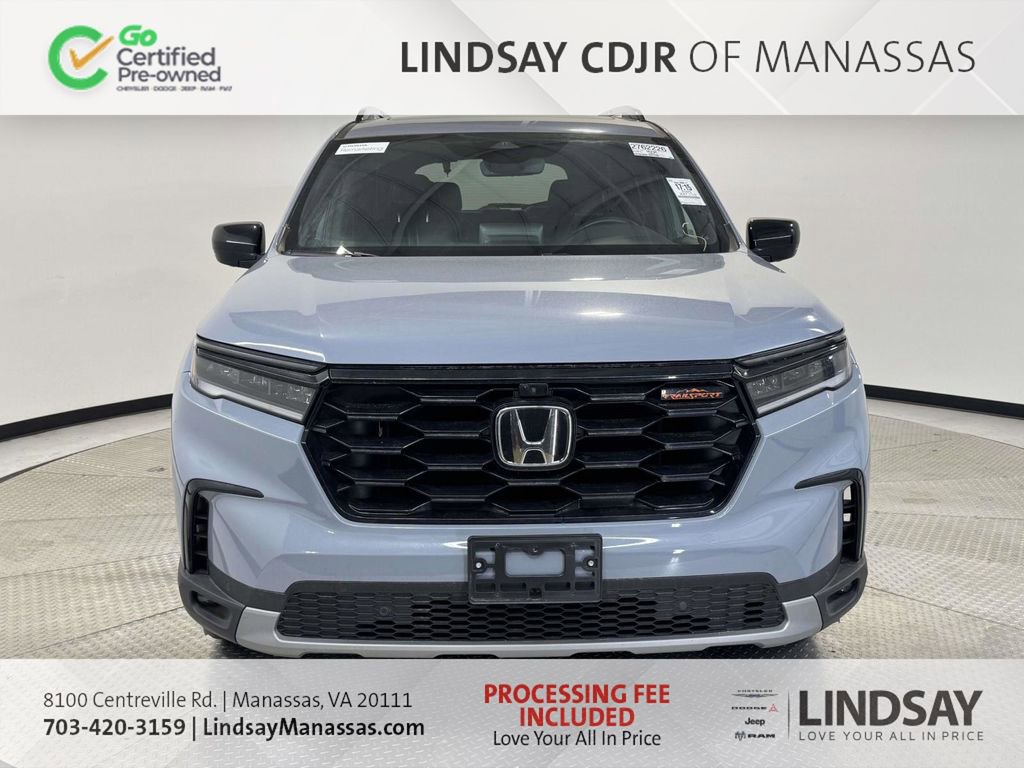 Used 2025 Honda Pilot TrailSport image 3