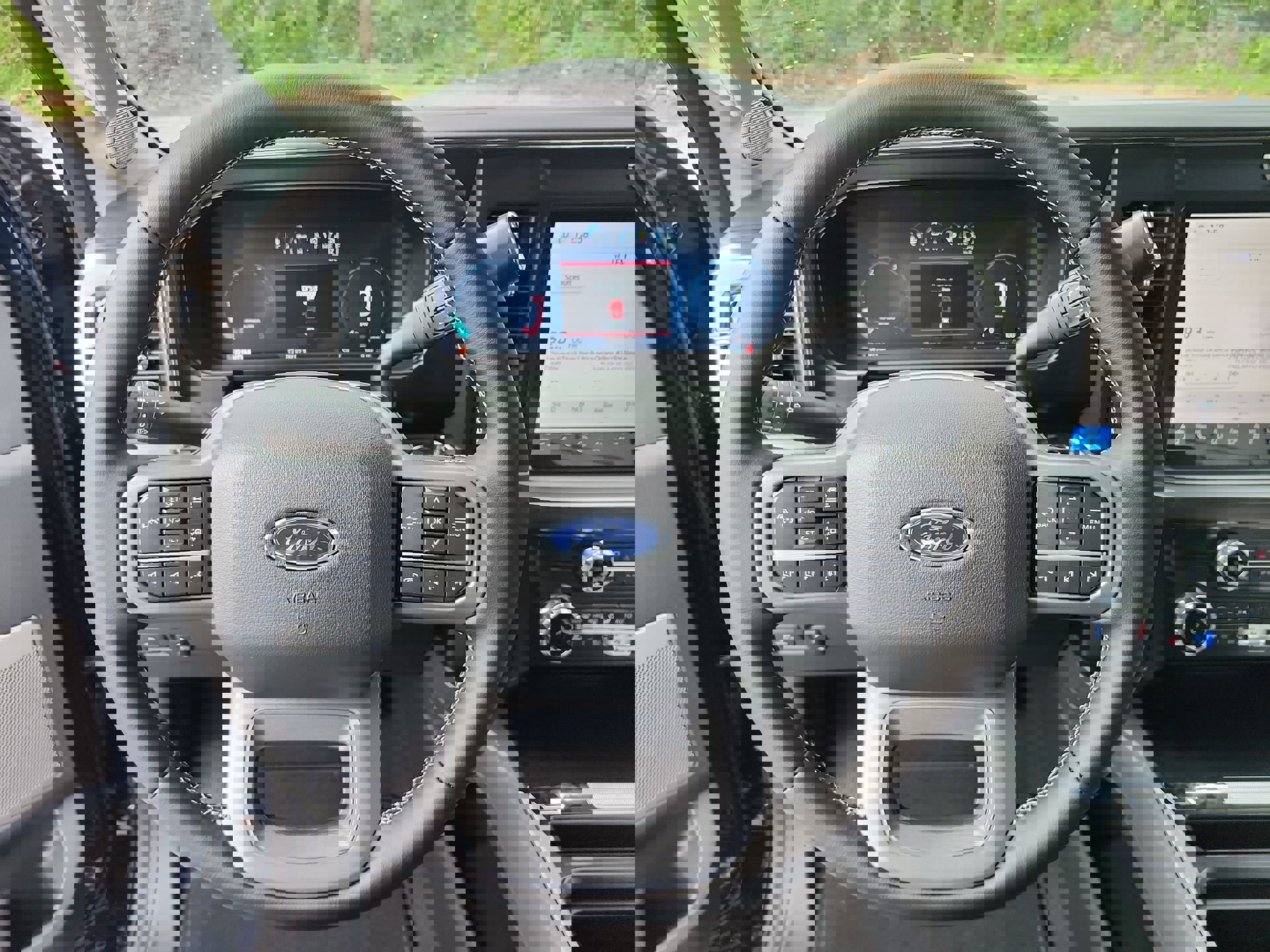 New 2025 Ford F250 Lariat w/ Lariat Ultimate Package image 9