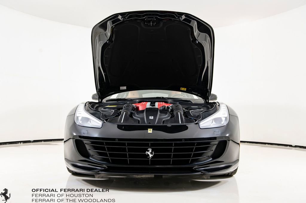 Used 2018 Ferrari GTC4Lusso image 28