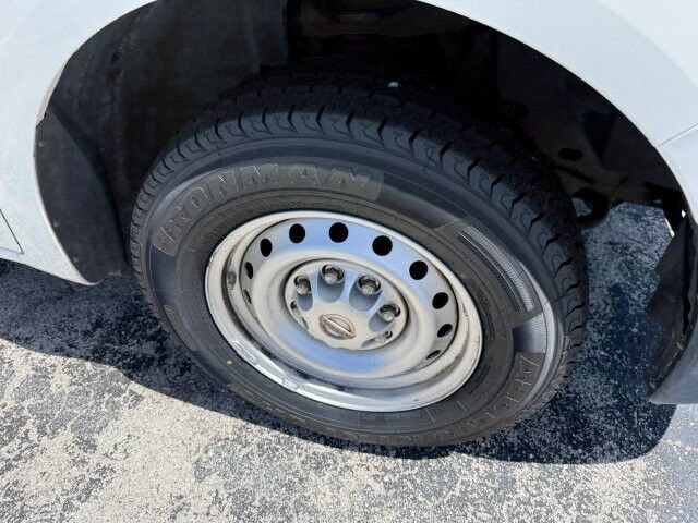 Used 2014 Nissan NV 2500 S w/ Side & Curtain Airbag Package RWD image 9
