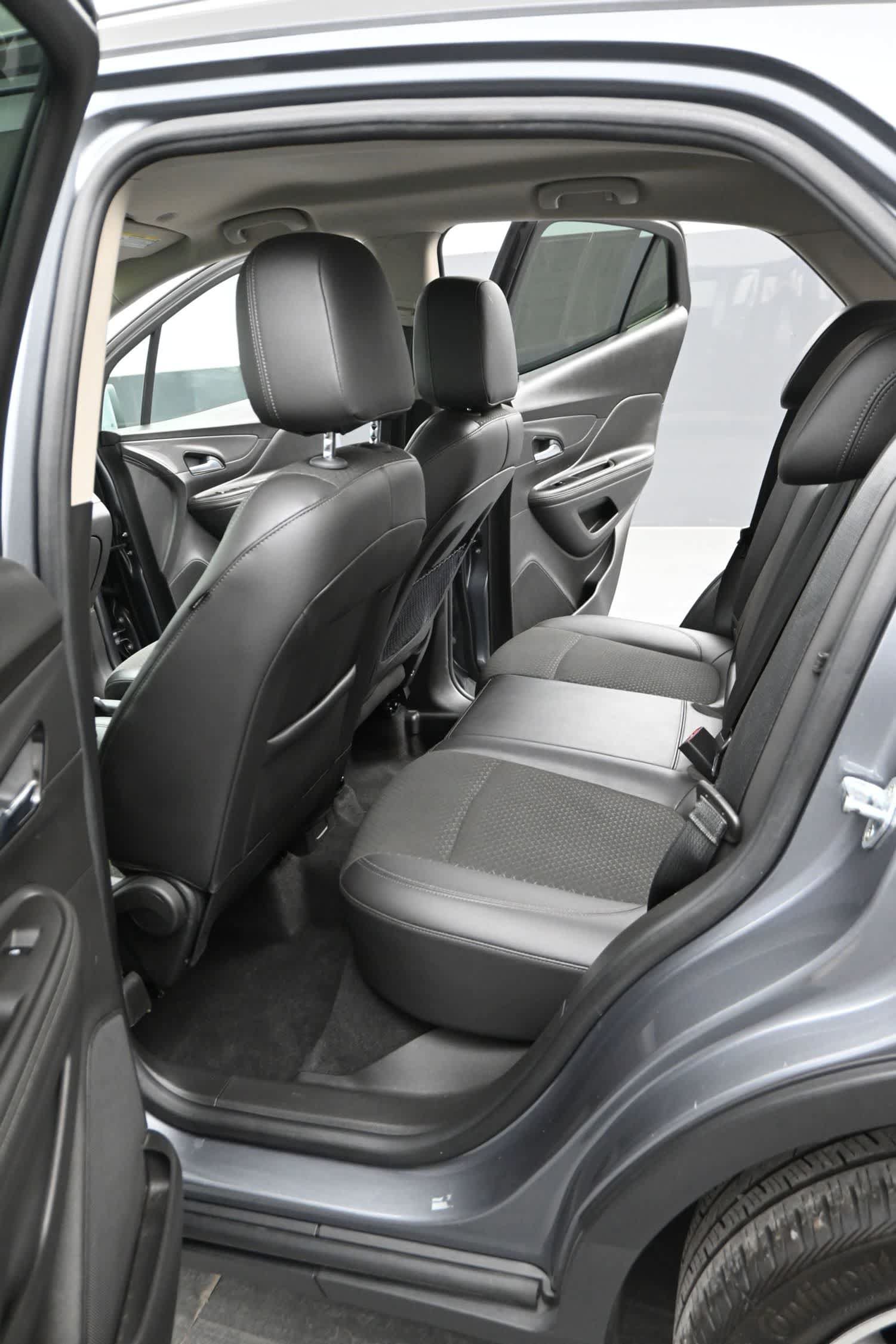 Used 2020 Buick Encore Preferred FWD image 15
