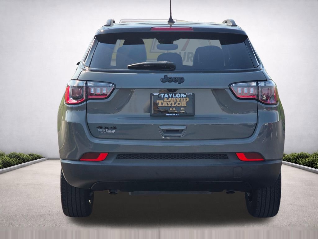 Used 2023 Jeep Compass Latitude AWD/4WD image 6