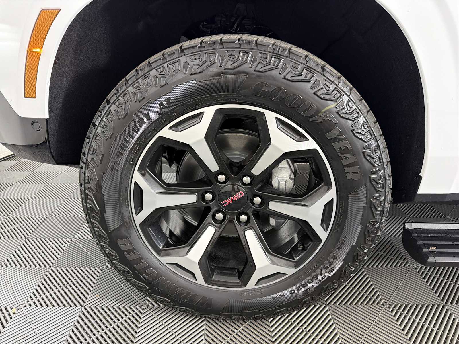 New 2026 GMC Yukon XL AT4 image 10