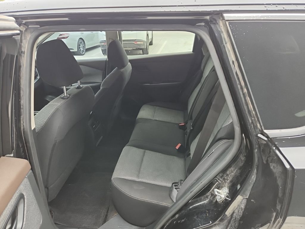 Used 2021 Nissan Rogue S image 15