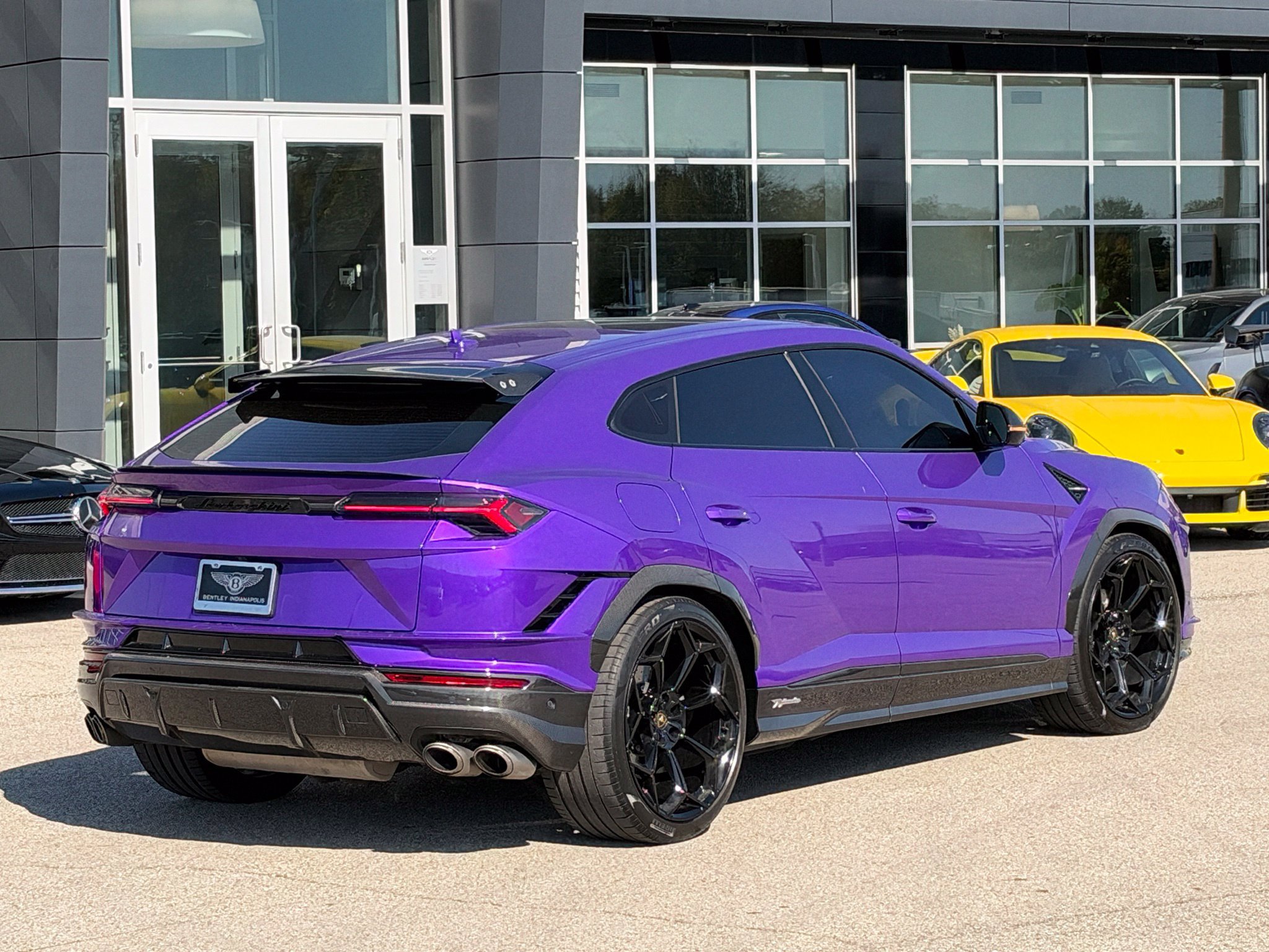 Used 2023 Lamborghini Urus Performante AWD/4WD image 4