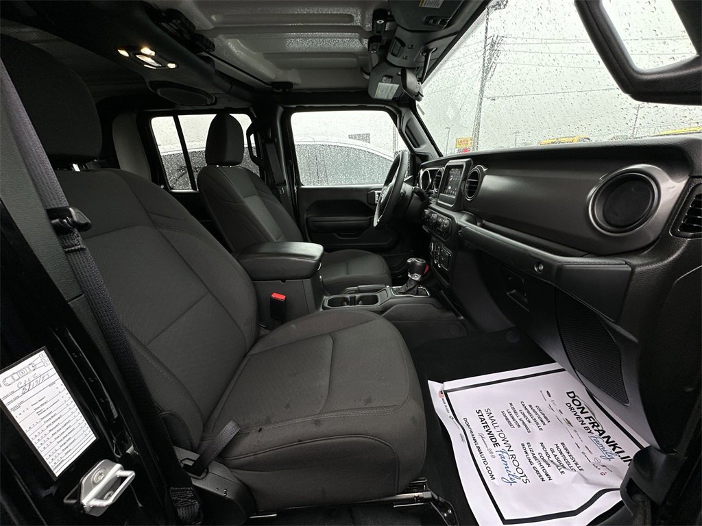 Used 2023 Jeep Gladiator Sport image 23