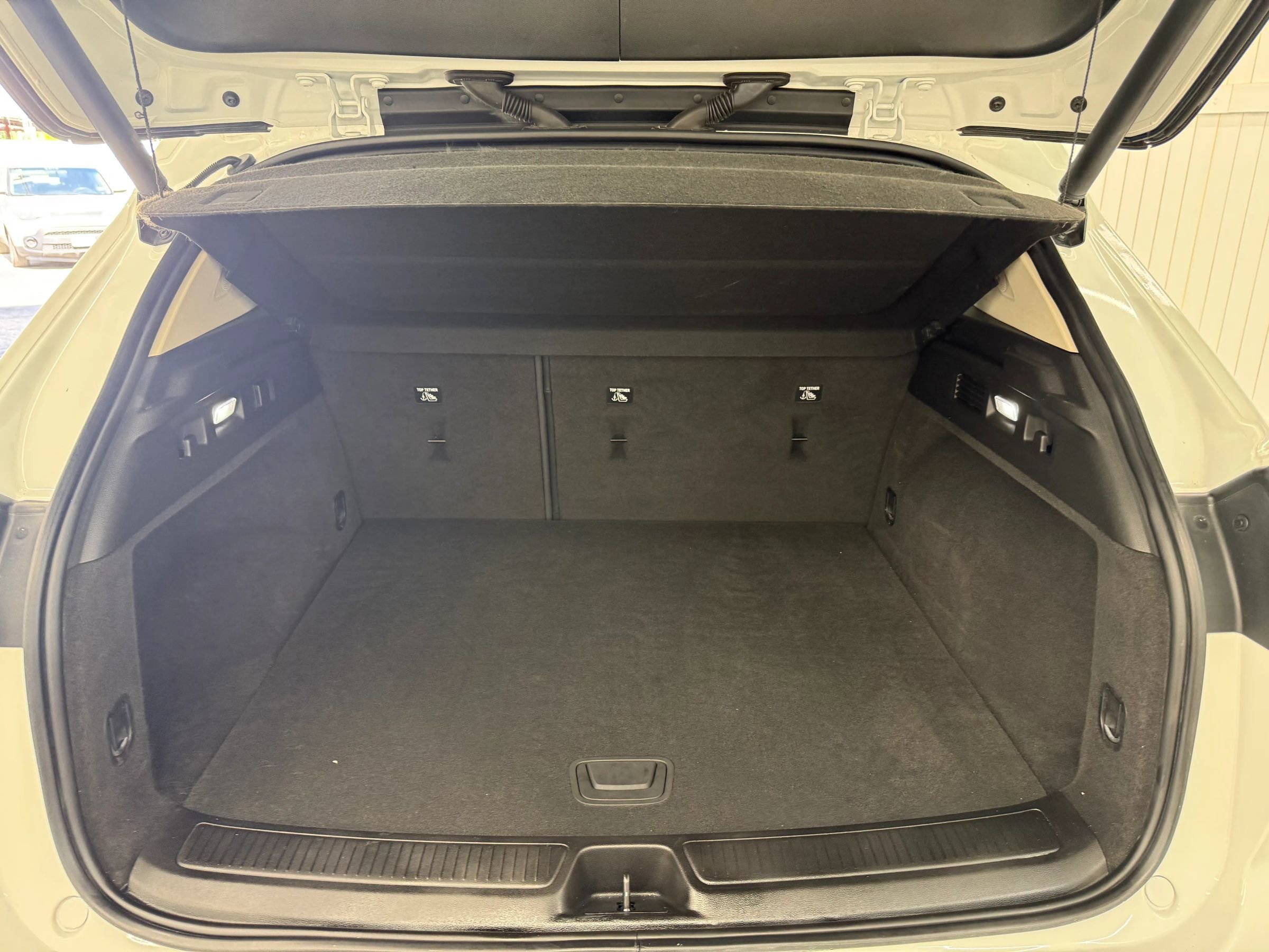 Used 2022 Buick Envision Essence w/ Sport Touring Package image 14