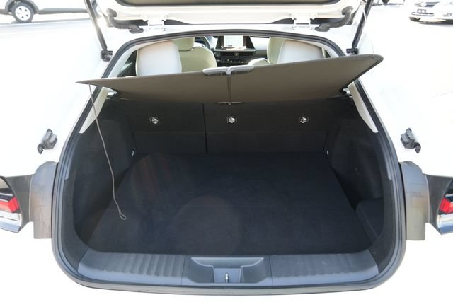 Used 2024 Toyota Prius XLE FWD image 12