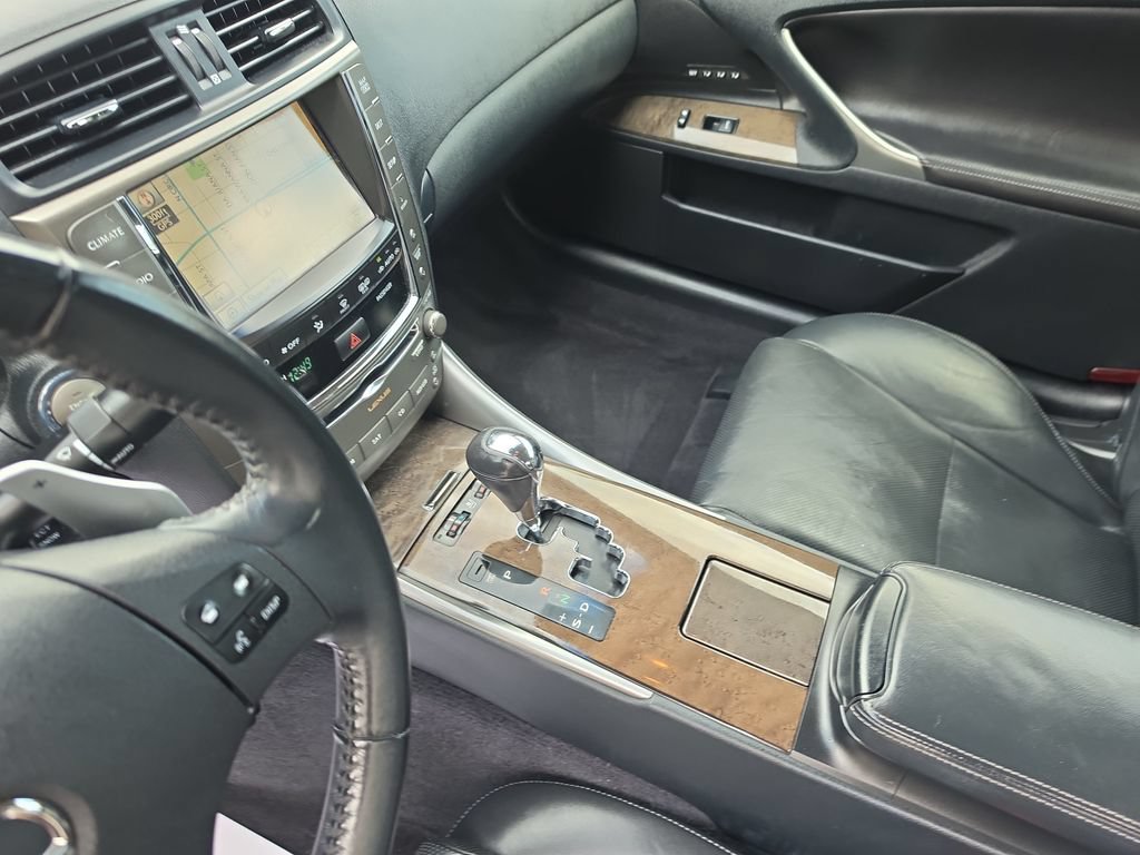 Used 2010 Lexus IS 350C w/ Luxury Pkg RWD image 22