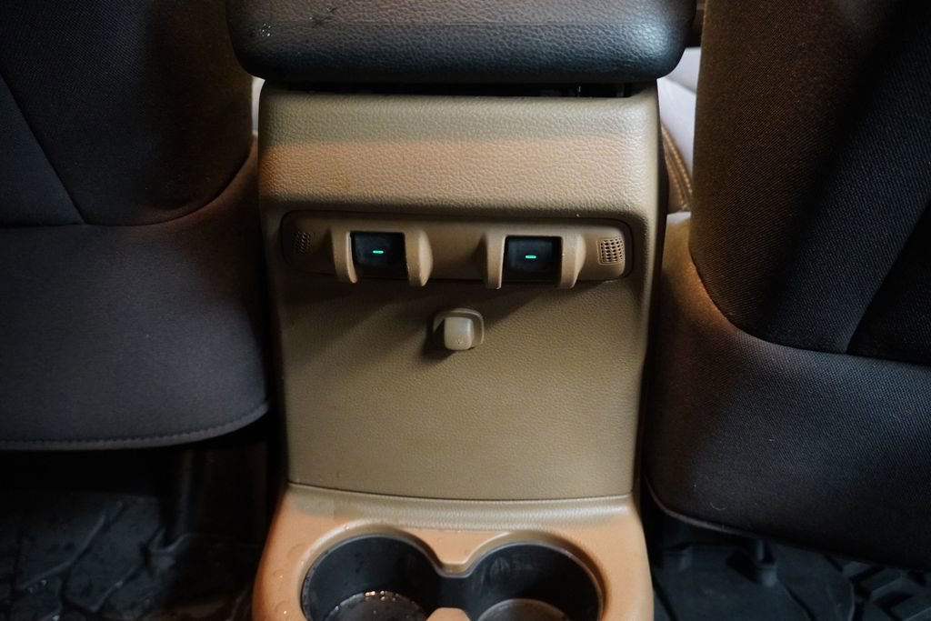 Used 2013 Jeep Wrangler Unlimited Rubicon w/ Connectivity Group image 26