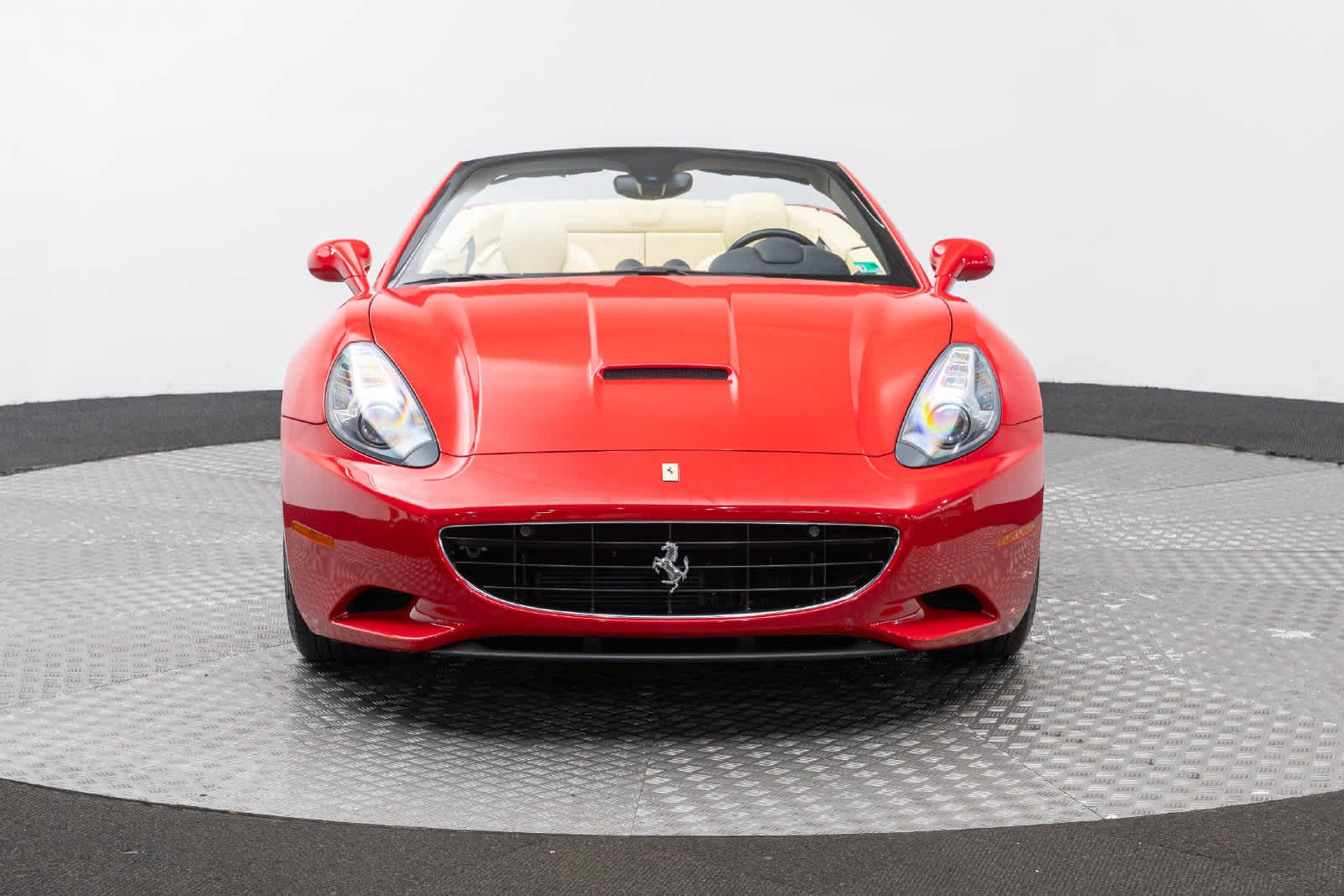 Used 2010 Ferrari California RWD image 6
