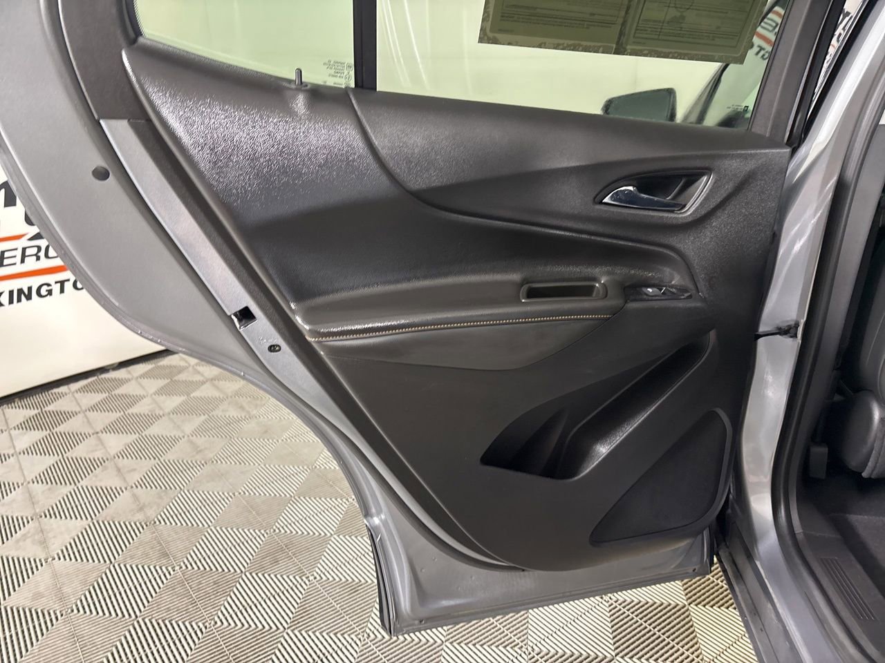 Used 2023 Chevrolet Equinox Premier image 21