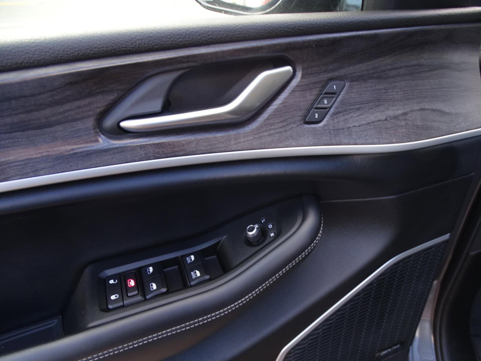 Used 2021 Jeep Grand Cherokee L Limited image 20