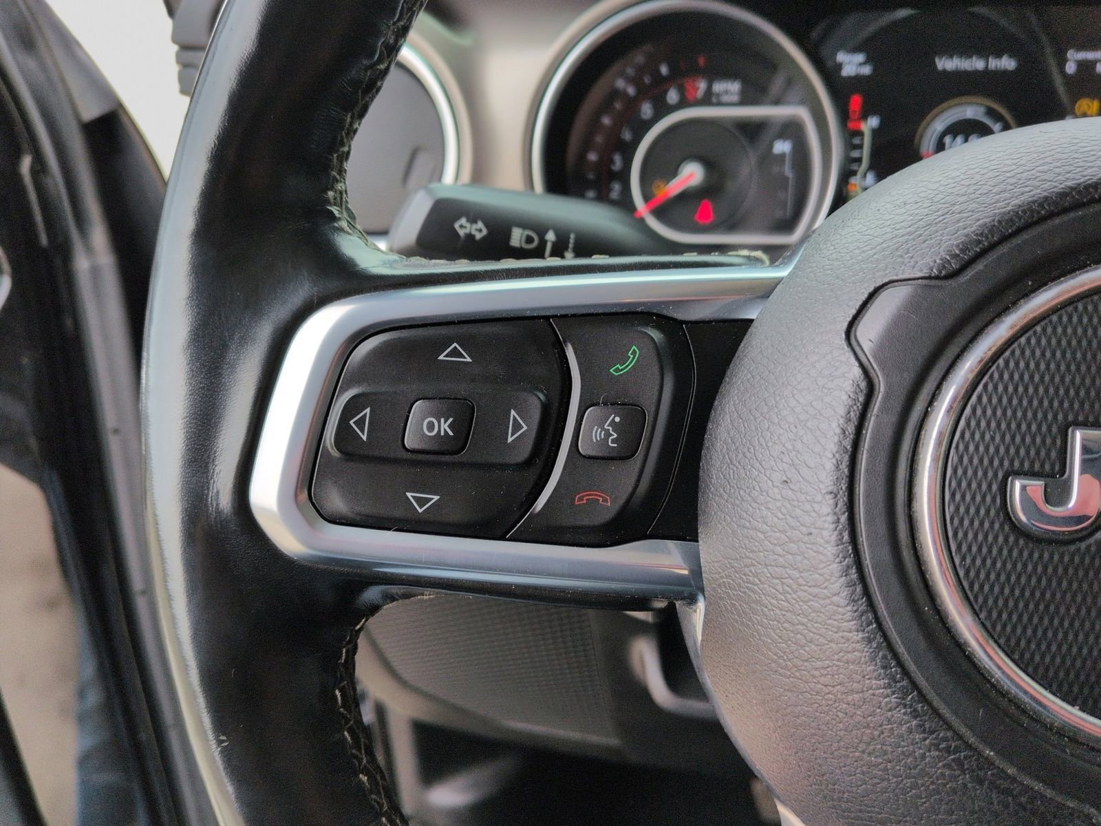 Used 2020 Jeep Gladiator Rubicon w/ Uconnect 4C Nav & Sound Group AWD/4WD image 29