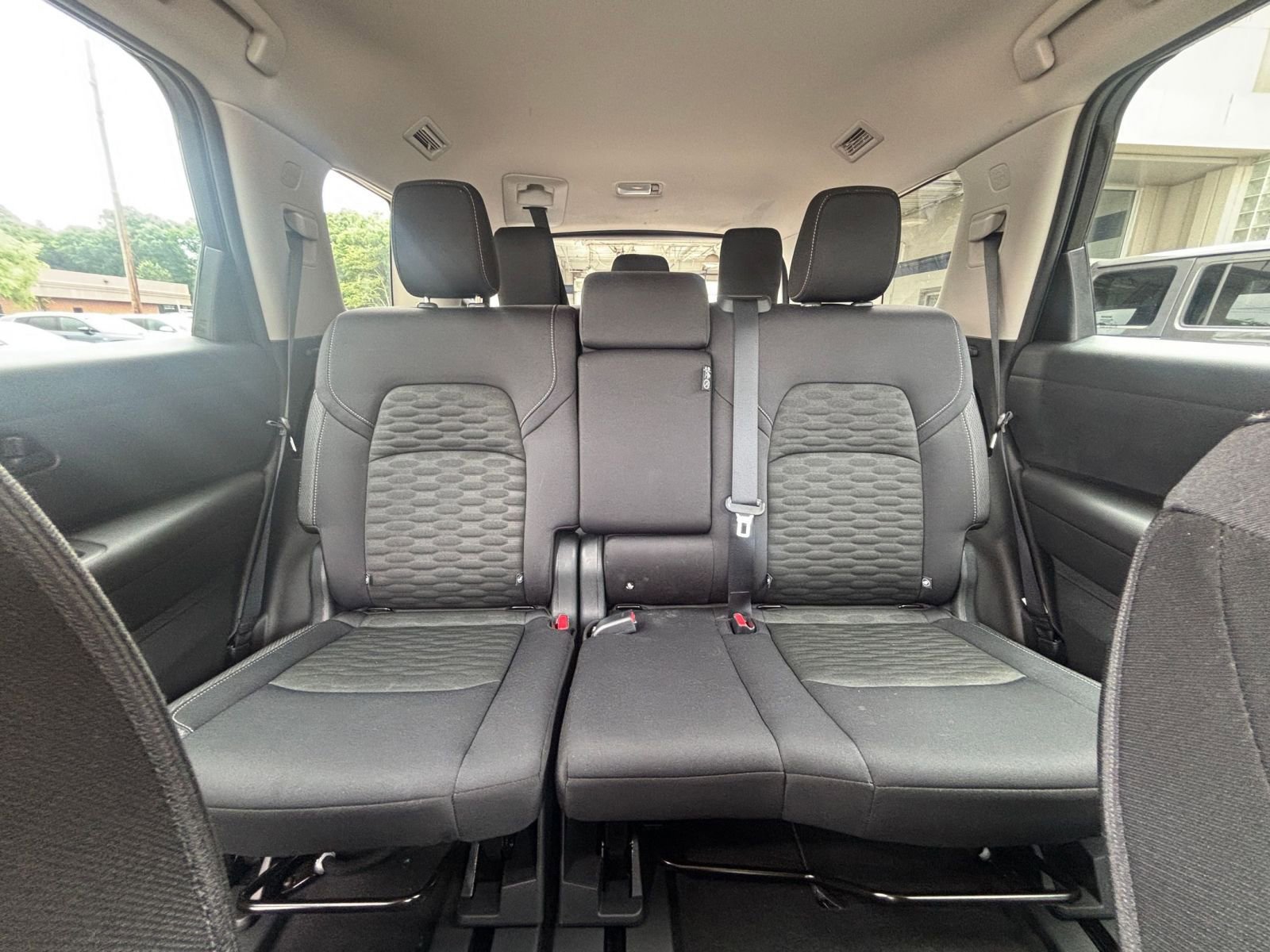 Used 2025 Nissan Pathfinder SV AWD/4WD image 40