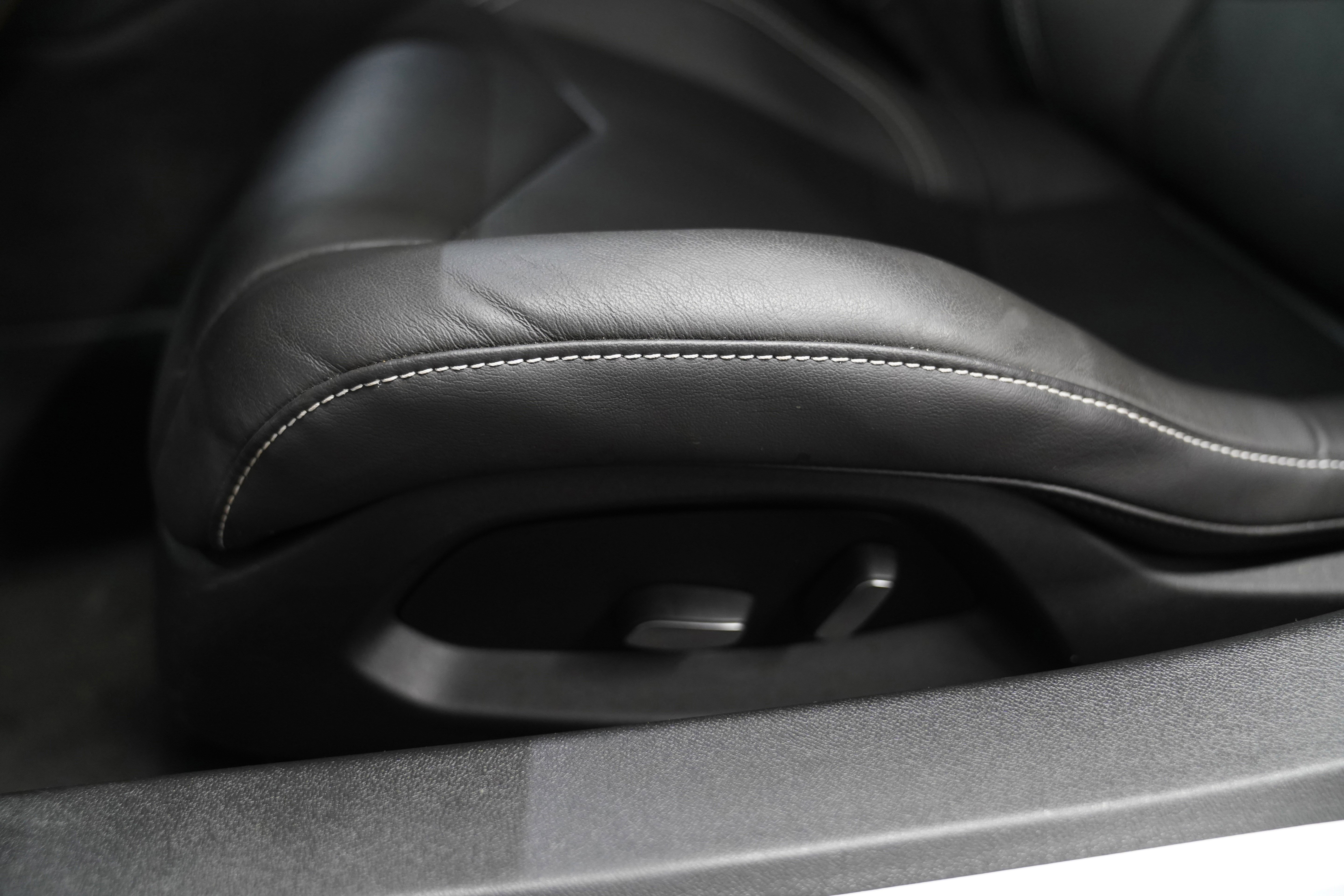 Used 2024 Chevrolet Corvette Stingray Coupe w/ 1LT RWD image 22