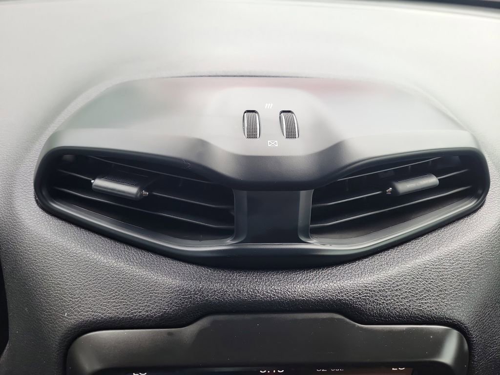 Used 2023 Jeep Renegade Latitude image 15