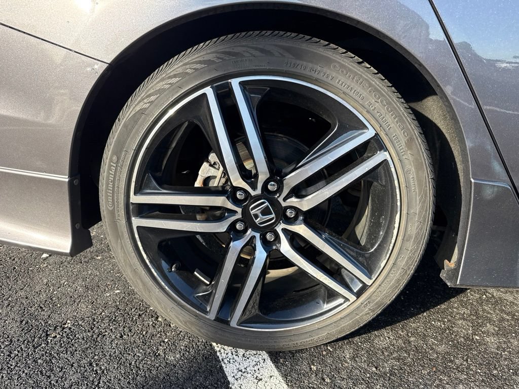 Used 2016 Honda Accord Touring image 7