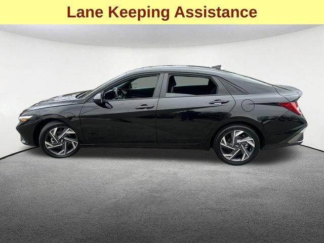 Used 2025 Hyundai Elantra SEL image 6