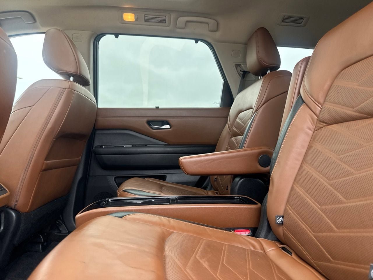 Certified 2024 Nissan Pathfinder Platinum FWD image 37