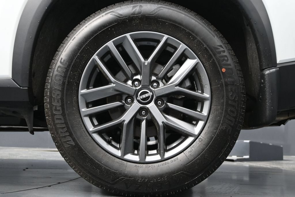 Certified 2025 Nissan Rogue S FWD image 9