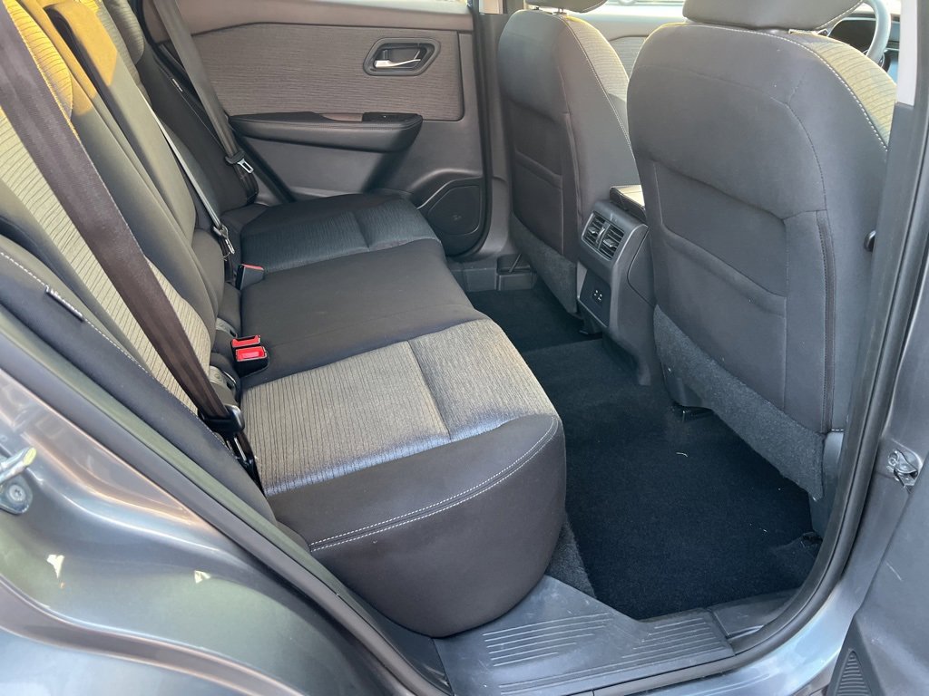 Used 2021 Nissan Rogue SV image 12