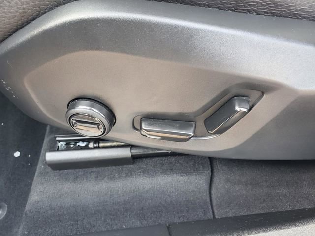 Certified 2025 Volvo XC60 B5 Plus image 15