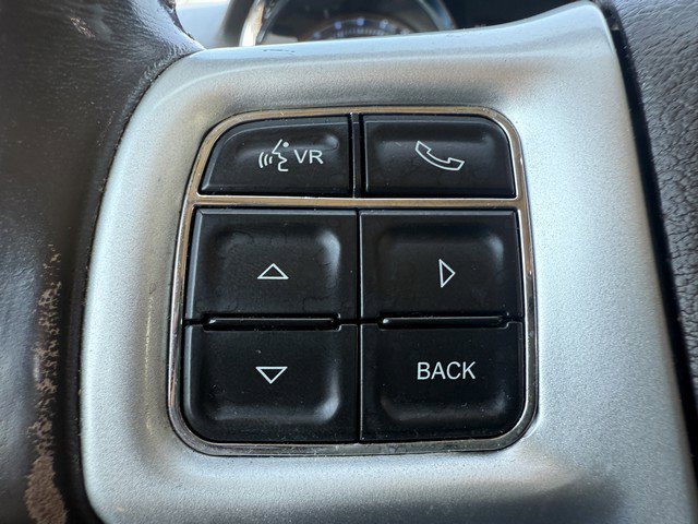 Used 2015 Chrysler Town & Country Touring image 20