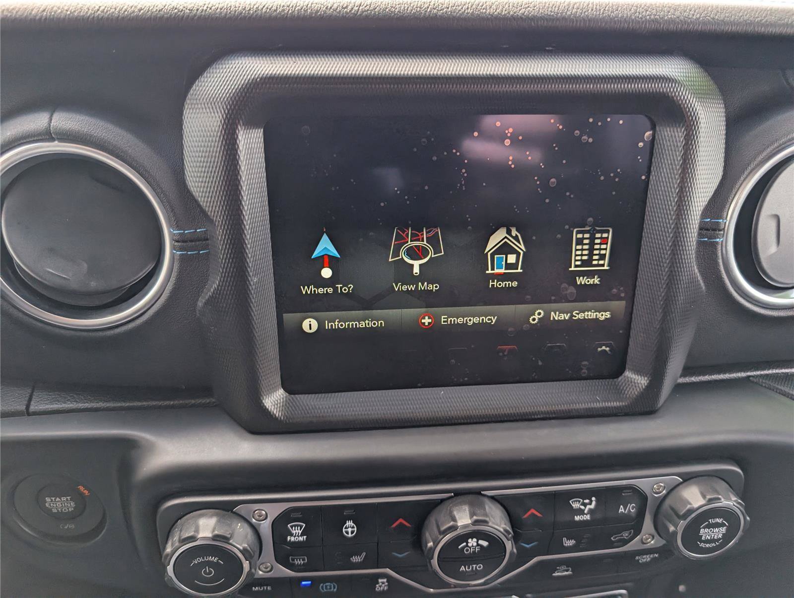 Used 2023 Jeep Wrangler Unlimited Rubicon 4xe w/ Cold Weather Group AWD/4WD image 27