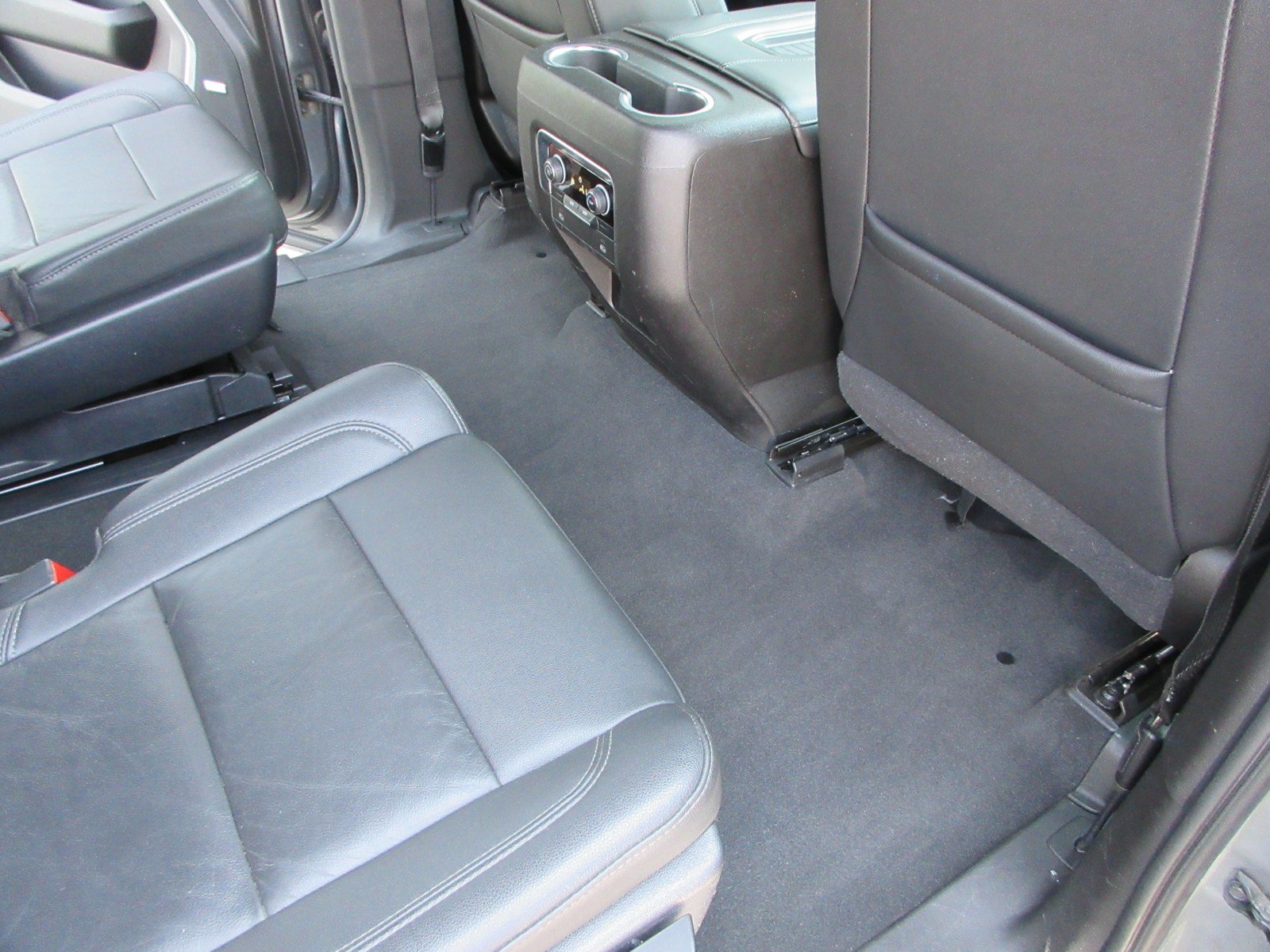 Used 2021 Chevrolet Suburban Z71 AWD/4WD image 23