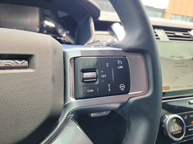 Used 2025 Land Rover Discovery S AWD/4WD image 27
