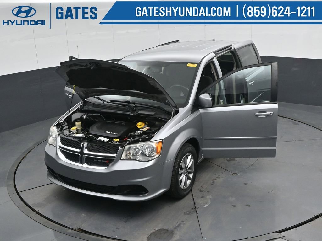 Used 2016 Dodge Grand Caravan SE image 56